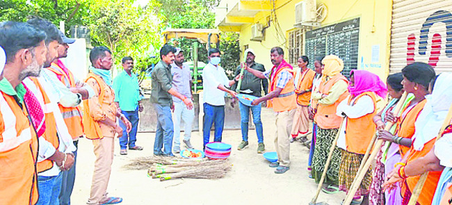ఉగ్రముఠాకు తగిన గుణపాఠం చెప్పాలి2