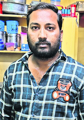 ప్రాణాలు అరచేతిలో పెట్టుకుని.. 4