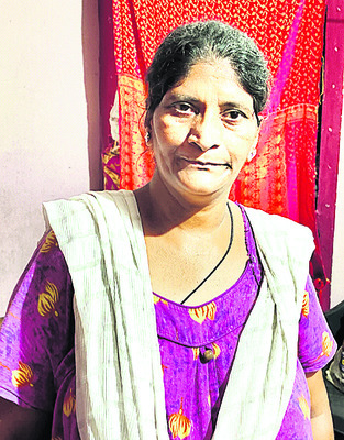 ప్రాణాలు అరచేతిలో పెట్టుకుని.. 5