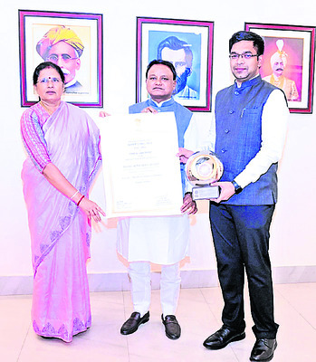 యువజన కాంగ్రెస్‌  నేతలకు పరామర్శ 
2