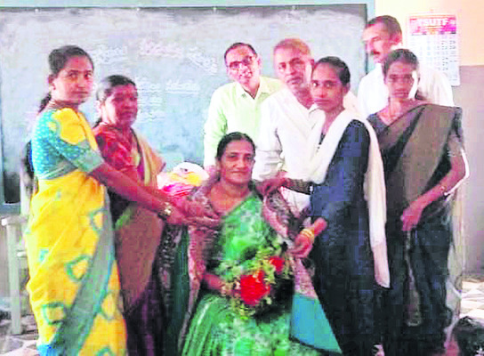 అండర్‌ బ్రిడ్జికి  నిధులు కేటాయించండి
2