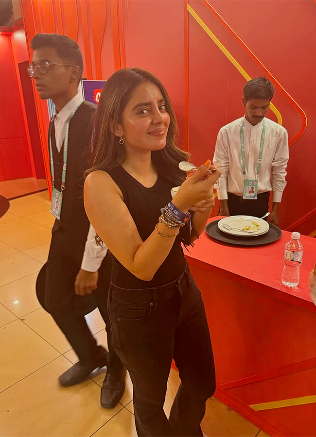 Actress Kushita Kallapu Photos Viral In SRH vs MI Match12