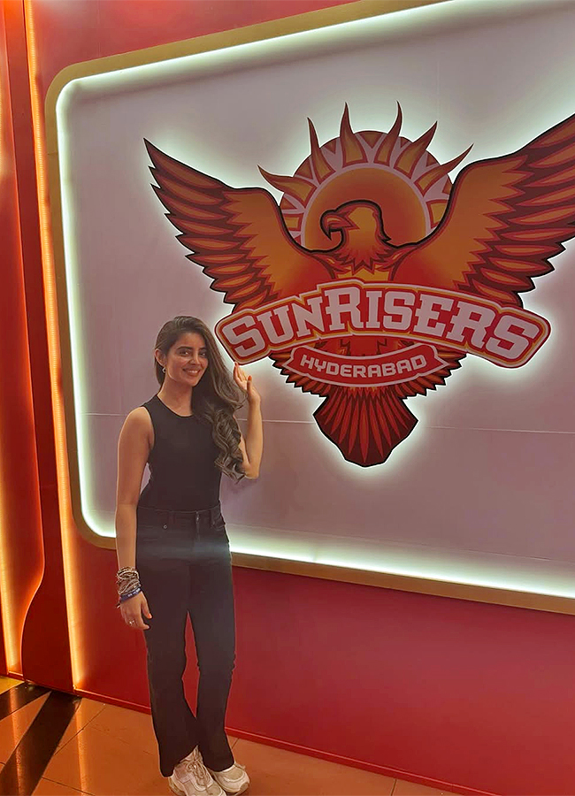 Actress Kushita Kallapu Photos Viral In SRH vs MI Match6