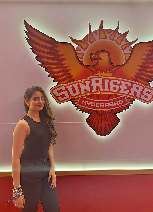 Actress Kushita Kallapu Photos Viral In SRH vs MI Match8