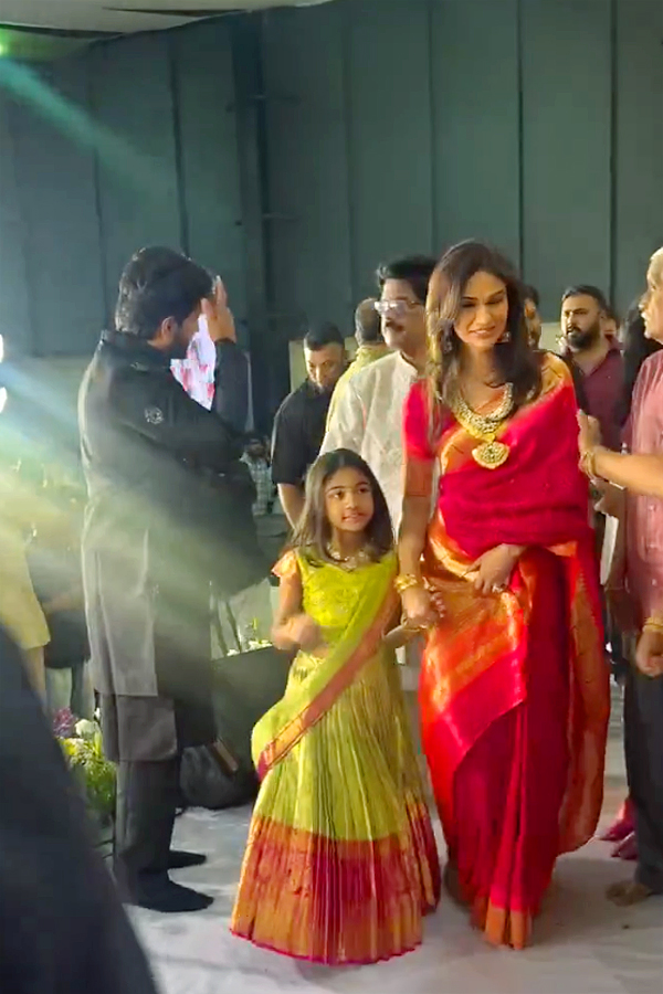 Allu Arjun Attends Cousins Wedding Photos14