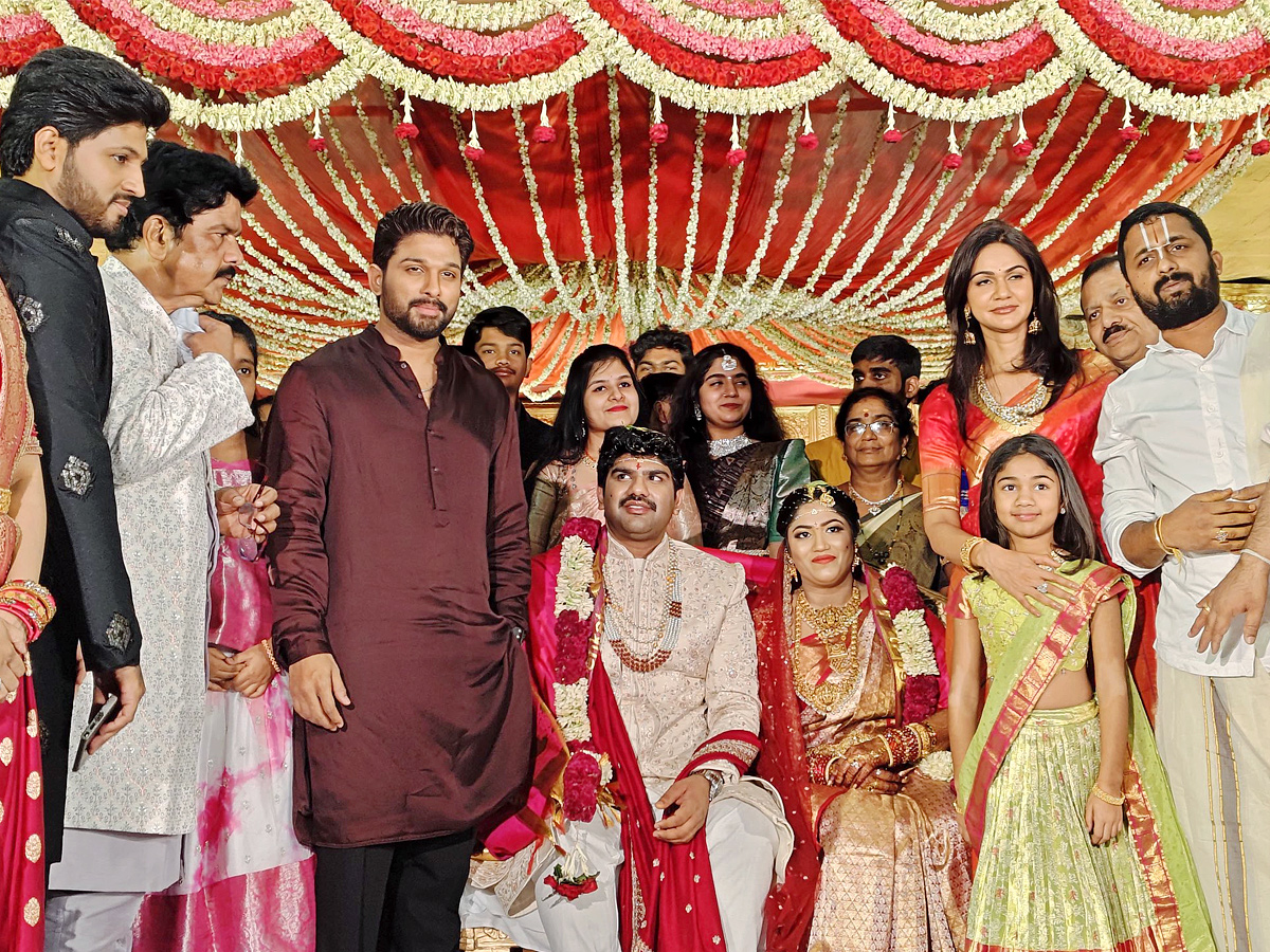 Allu Arjun Attends Cousins Wedding Photos2