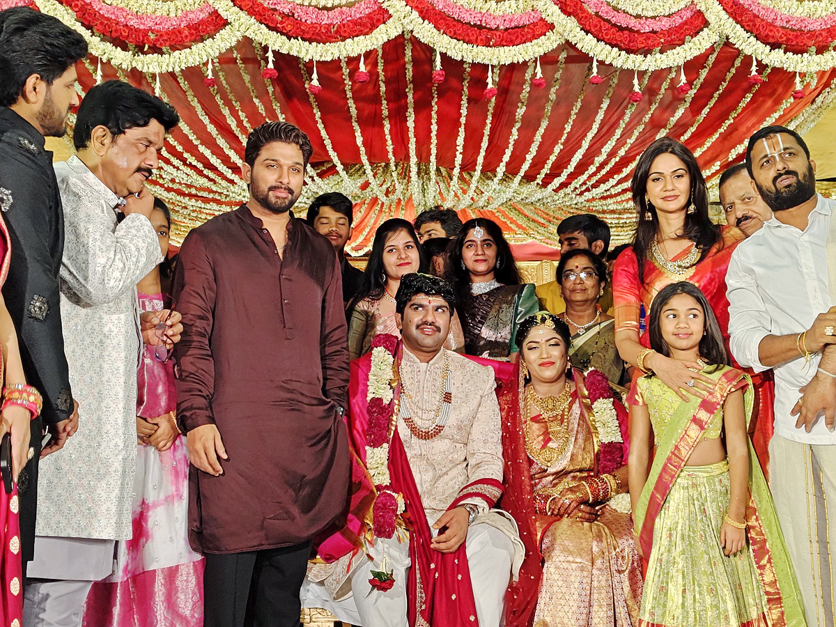 Allu Arjun Attends Cousins Wedding Photos3