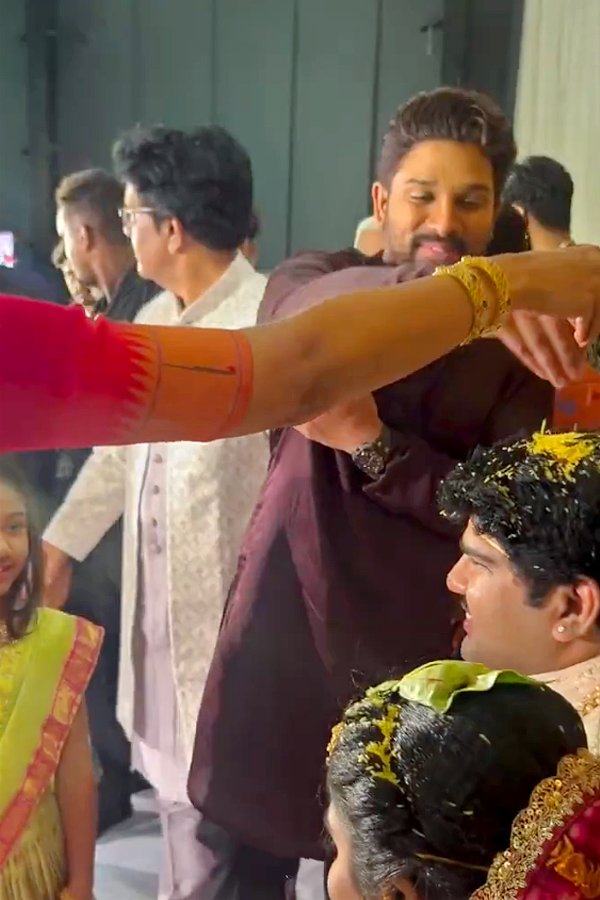Allu Arjun Attends Cousins Wedding Photos6