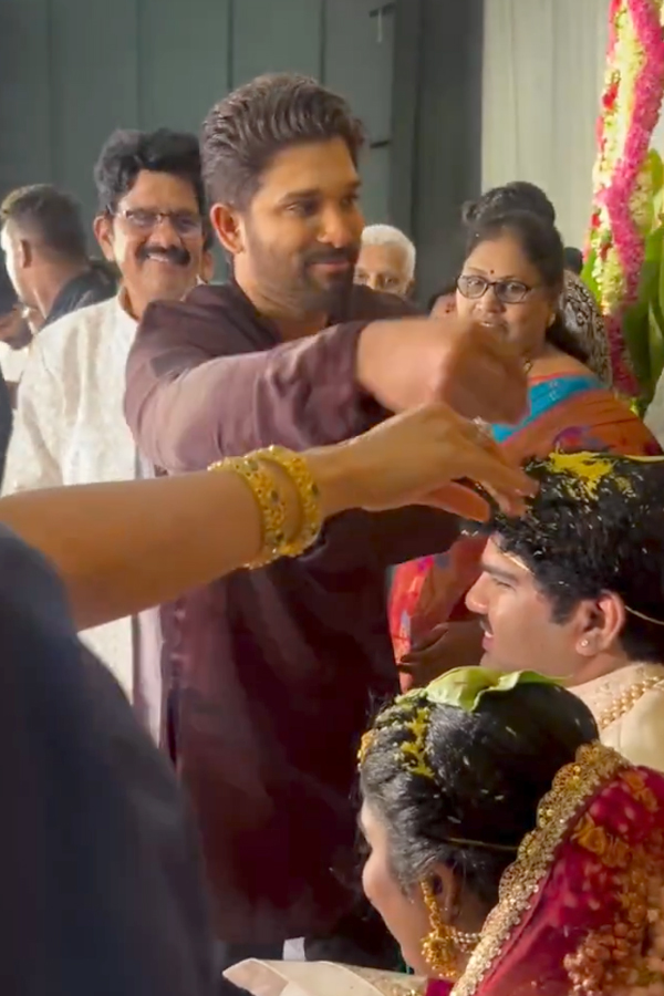 Allu Arjun Attends Cousins Wedding Photos7