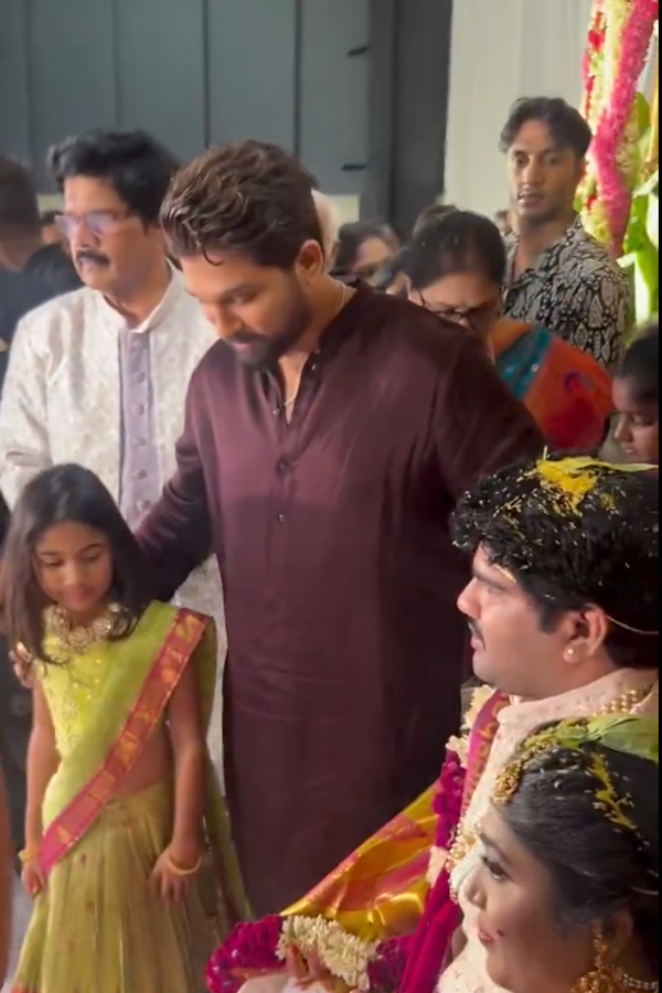 Allu Arjun Attends Cousins Wedding Photos8