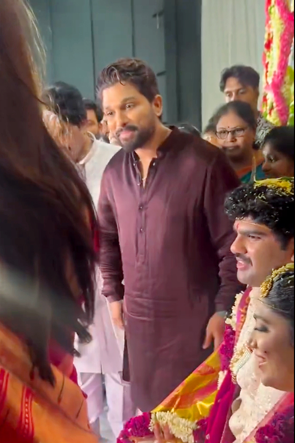 Allu Arjun Attends Cousins Wedding Photos9