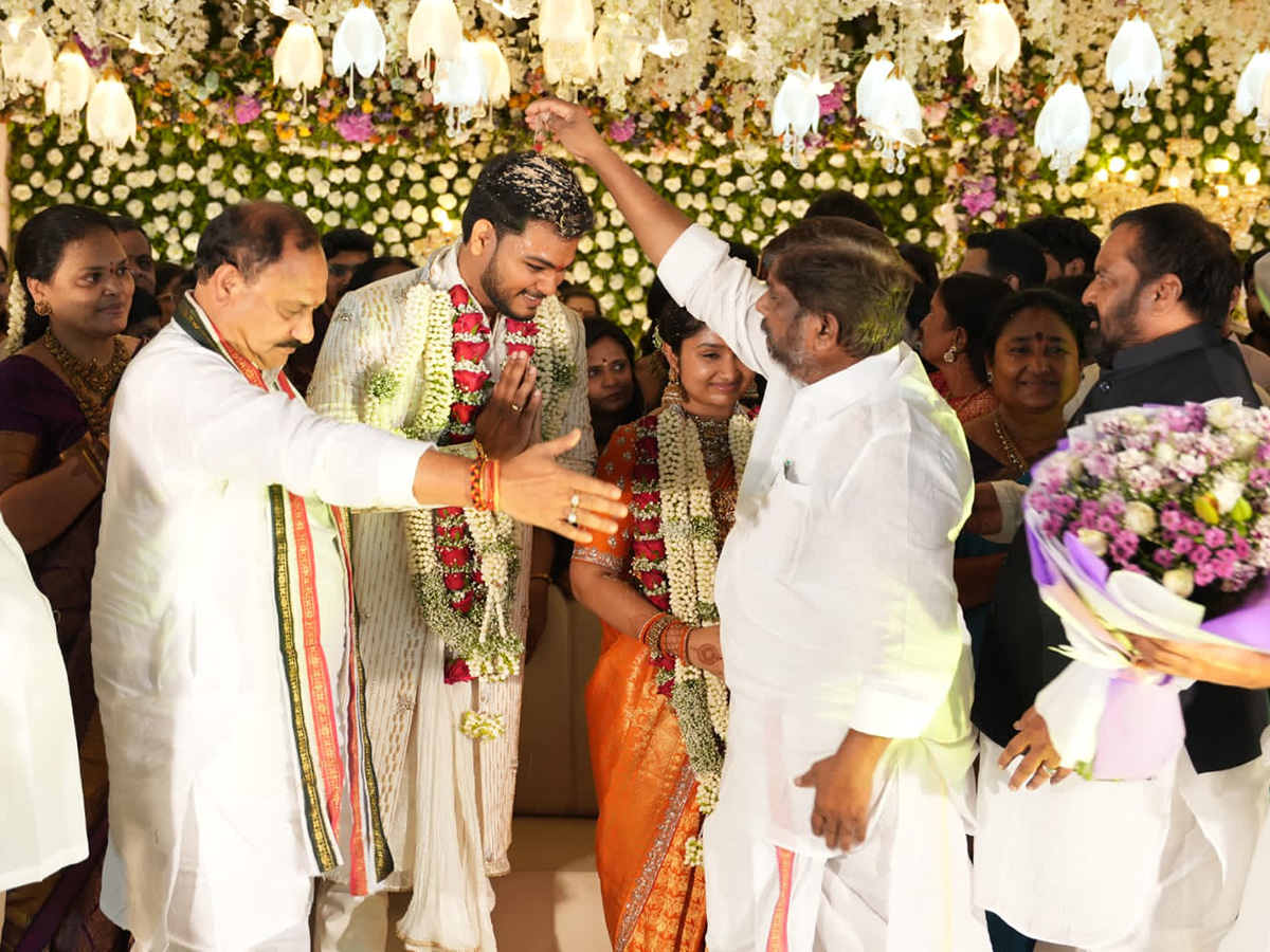 Jagga Reddy Daughter Jaya Reddy Guna Chaitanya Reddy Engagement Ceremony Photos10