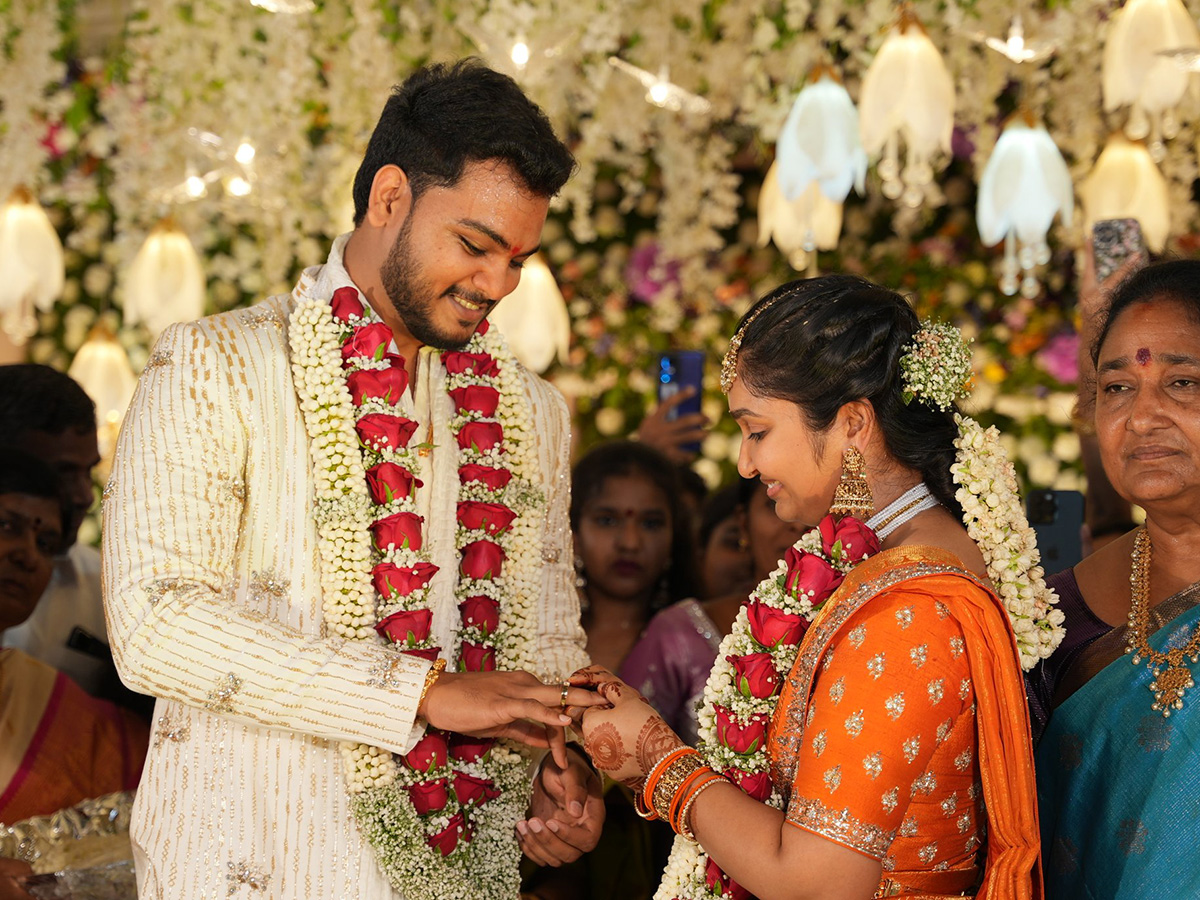 Jagga Reddy Daughter Jaya Reddy Guna Chaitanya Reddy Engagement Ceremony Photos14