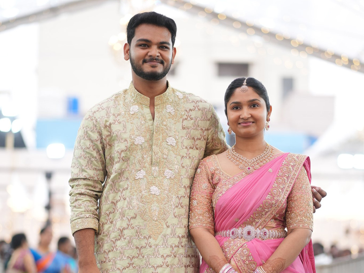 Jagga Reddy Daughter Jaya Reddy Guna Chaitanya Reddy Engagement Ceremony Photos16