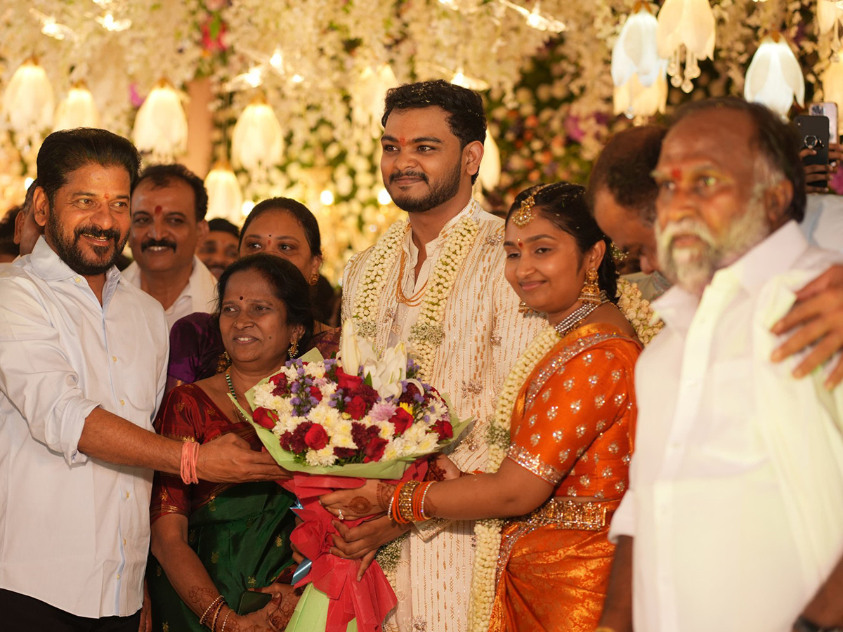 Jagga Reddy Daughter Jaya Reddy Guna Chaitanya Reddy Engagement Ceremony Photos5