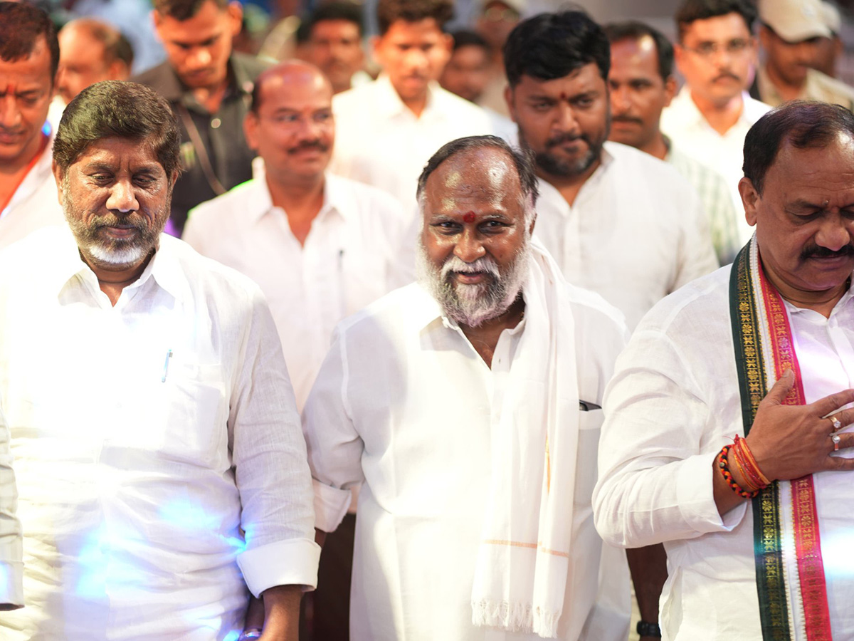 Jagga Reddy Daughter Jaya Reddy Guna Chaitanya Reddy Engagement Ceremony Photos8