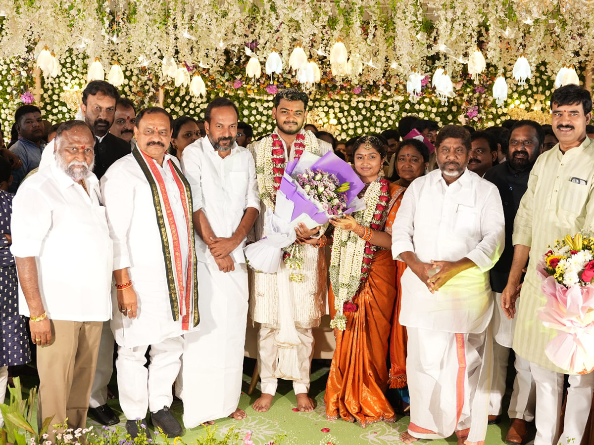 Jagga Reddy Daughter Jaya Reddy Guna Chaitanya Reddy Engagement Ceremony Photos9