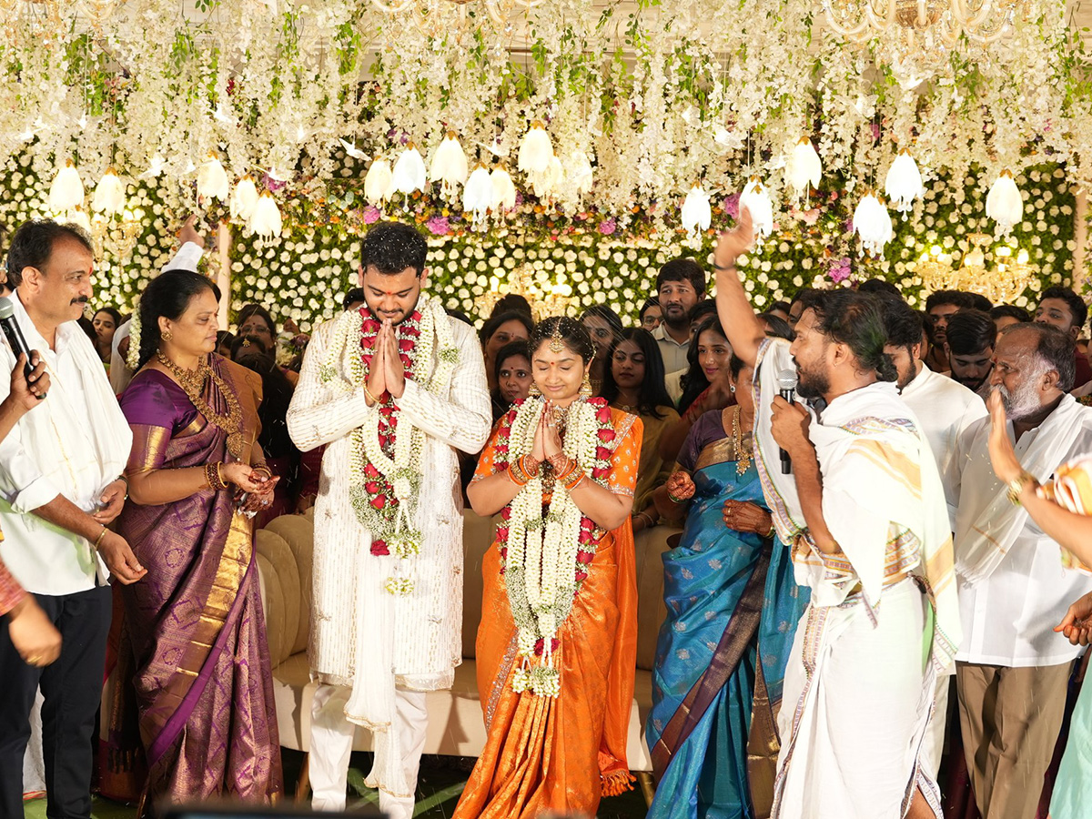 హైదరాబాద్ : ఘనంగా జగ్గారెడ్డి కుమార్తె నిశ్చితార్థ వేడుక (ఫొటోలు) | CM ...