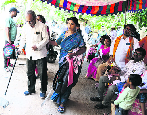 ●ఉక్కపోత.. ఉక్కిరిబిక్కిరి 3