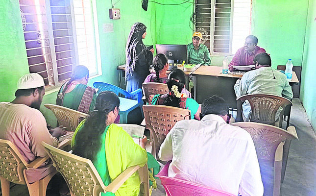 హౌసింగ్‌ లబ్ధిదారులకు  అదనపు నిధులు 1