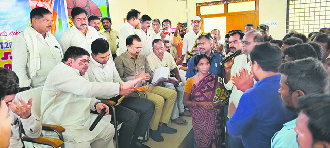 భూ కబ్జాలపై ఫిర్యాదు చేయండి1