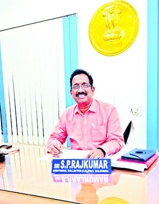 ఇన్చార్జి అదనపు కలెక్టర్లు బాధ్యతల స్వీకరణ1