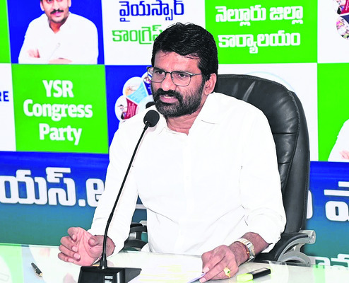 మద్యం పాలసీపై బాబుది బూటకపు ప్రచారం 1