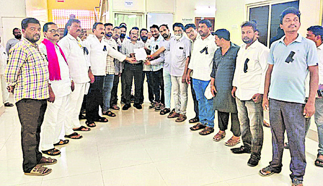 ‘సాక్షి’పై దాడి హేయమైన చర్య 1