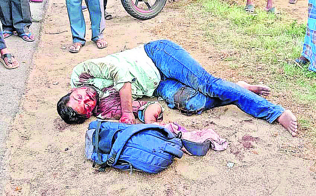 రోడ్డు ప్రమాదంలో మహిళ మృతి1