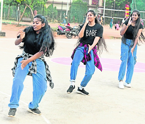 ఏయూలో శతాబ్ది ఉత్సవాల జోష్ 2