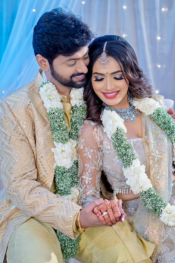 Bigg BOss 7 Shobha Shetty 1st Year Engagement Anniversary Photos9