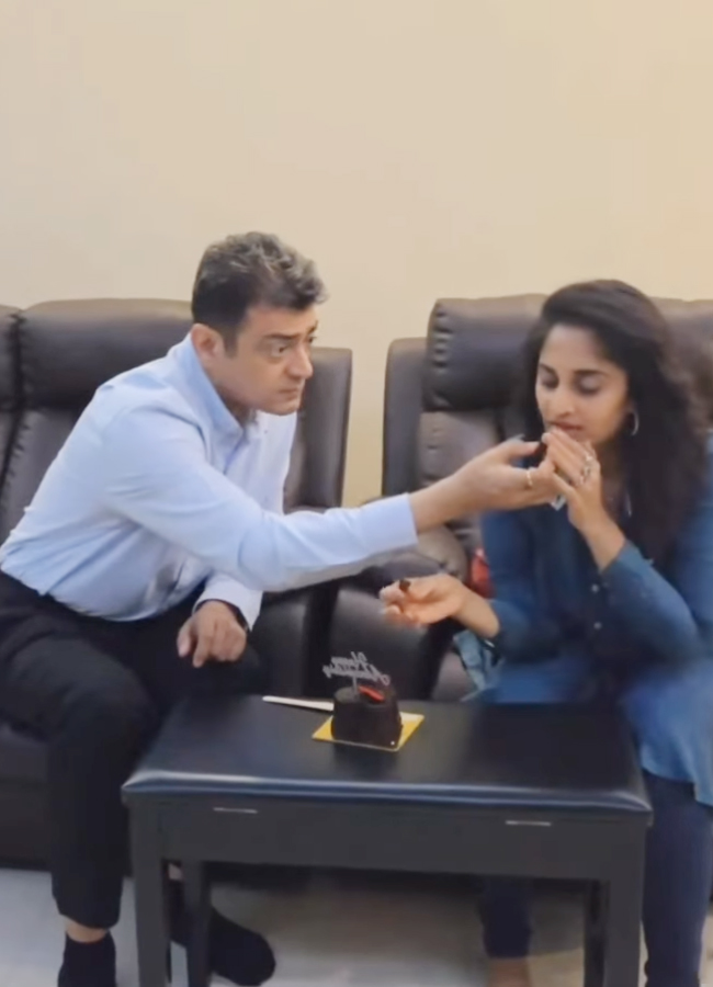 Ajith Kumar and his wife celebrate their wedding anniversary8