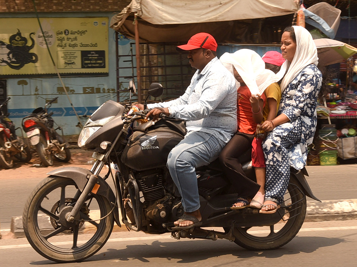 Rise in day temperatures in telugu state photos15