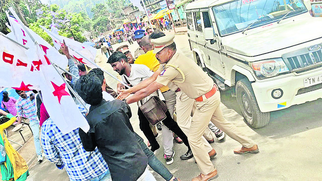 నిరసనల మహానాడు1