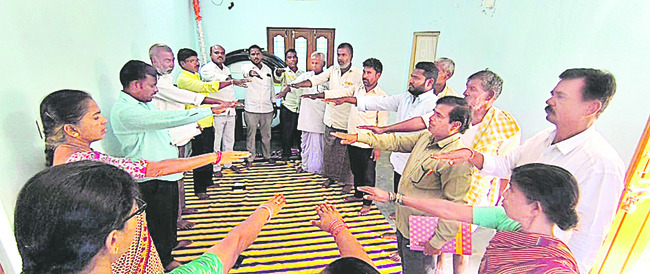 చెట్ల నరికివేతపై చర్యలు తీసుకోవాలి 
2