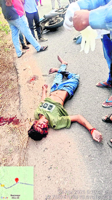 వేర్వేరు రోడ్డు ప్రమాదాల్లో ముగ్గురు మృతి1