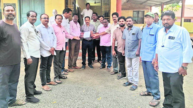 గట్లకు తూట్లు 3