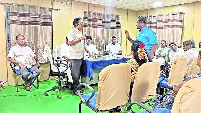 డైయింగ్‌ ప్లాంట్లు తరలించాల్సిందే! 1