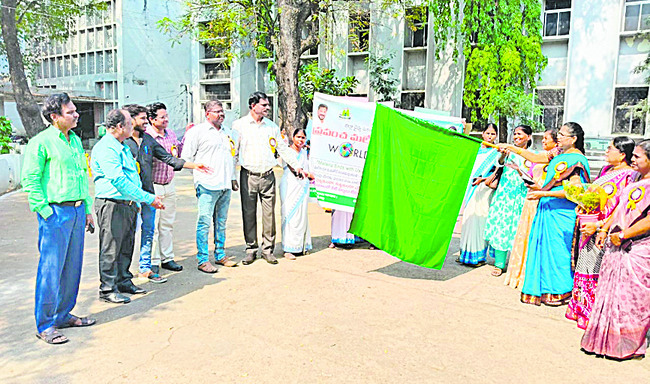 గాలికుంటు టీకాలు తప్పనిసరి: విజయ్‌1