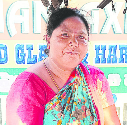 ఎనిమిదేళ్లుగా రొట్టెల విక్రయం
3