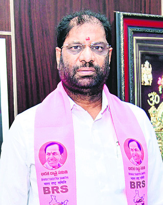 గులాబీల్లో సంబురం2