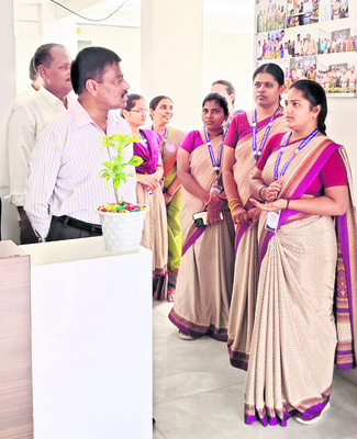 బాధితులకు అండగా ఉండాలి 1