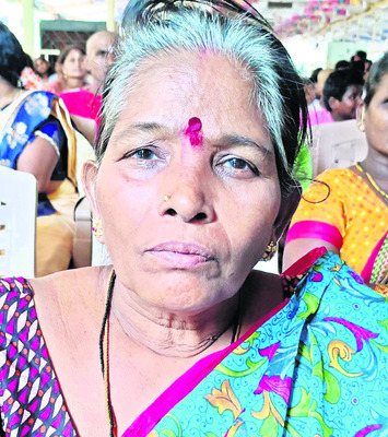 శ్రీవారి చెంత సేద తీరి 2