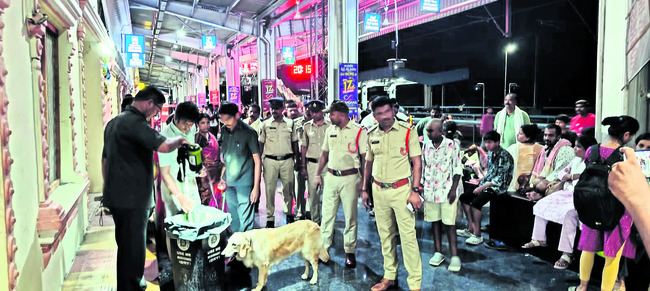 జిల్లా అంతటా పోలీసుల విస్తృత తనిఖీలు1