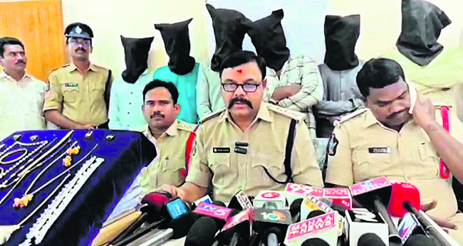 పలువురు దొంగల అరెస్టు1