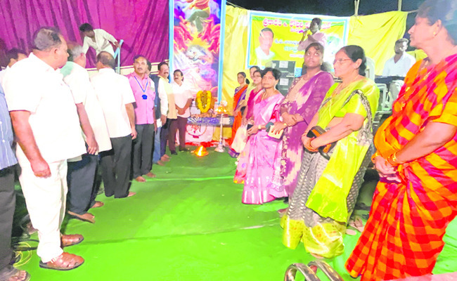 ప్రేక్షకులను అలరించిన నాటికలు 1