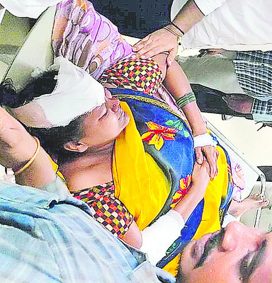 ఆటోను ఢీకొన్న ట్రాక్టర్2