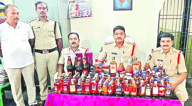 రూ.20 వేల విలువైన మద్యం స్వాధీనం 1