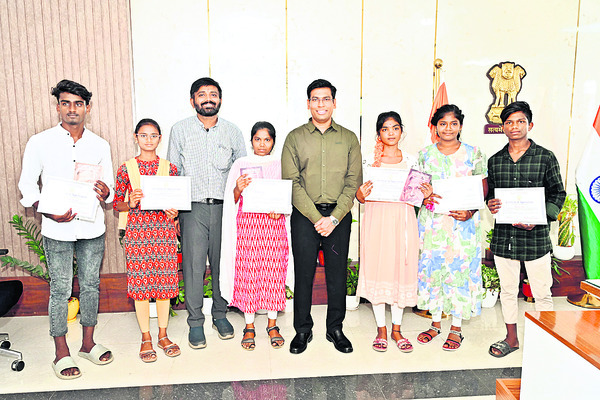 టెన్త్‌, ఇంటర్‌లో హాస్టల్‌ విద్యార్థుల ప్రతిభ1