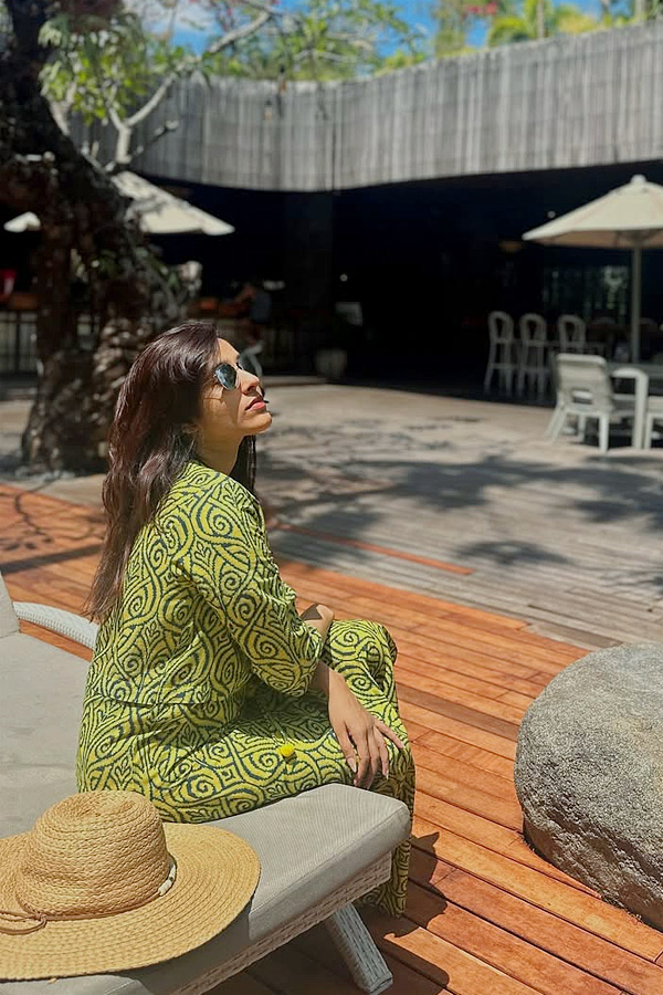 Anchor Rashmi Gautam Enjoys Bali Vacation After Surgery Photos VIral12